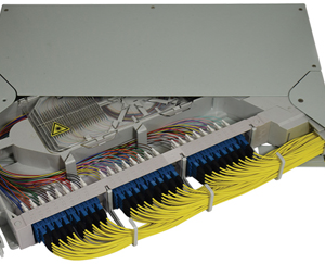 1RU | 19" rack mount pivot FOBOT splice / patch shelf | Capacity 96 - single mode LC/UPC pigtails & quad LC/UPC adapters