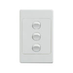 4C | Ultima 3 Gang Switch 250V 16AX - Vertical
