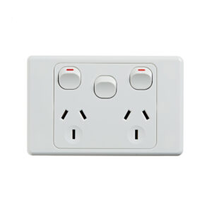4C | Ultima Double Power Point 250V 10A with 16AX Extra Switch | Horizontal
