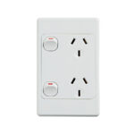 4C | Ultima Double Power Point 250V 10A | Vertical